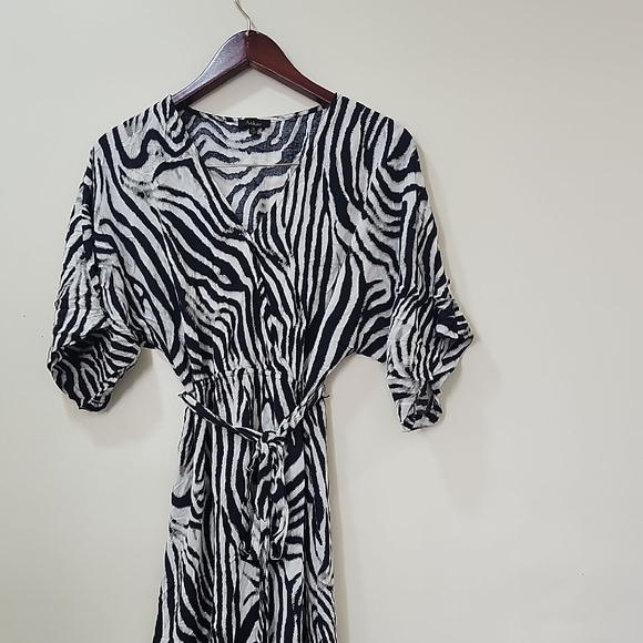 Zebra Print Maxi Dress – Flowy, Elegant & Trendy Opening on One Side - Picture 8 of 11